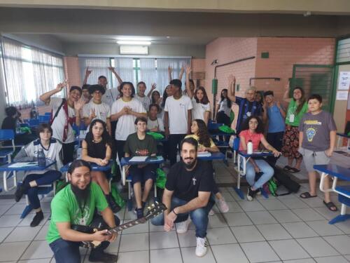 Movimento Musical, na Escola do Futuro de Goiás em Artes Basileu França (2023)